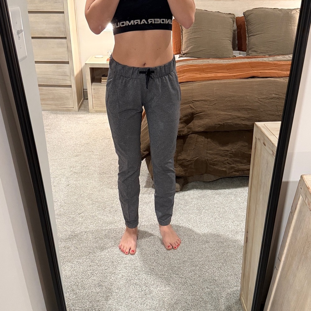 Lululemon Heather gray jogger with black accents - Picture 5 of 7